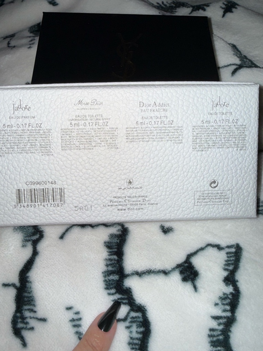 Dior White Gift Box with Ribbon - Picture 3 of 3